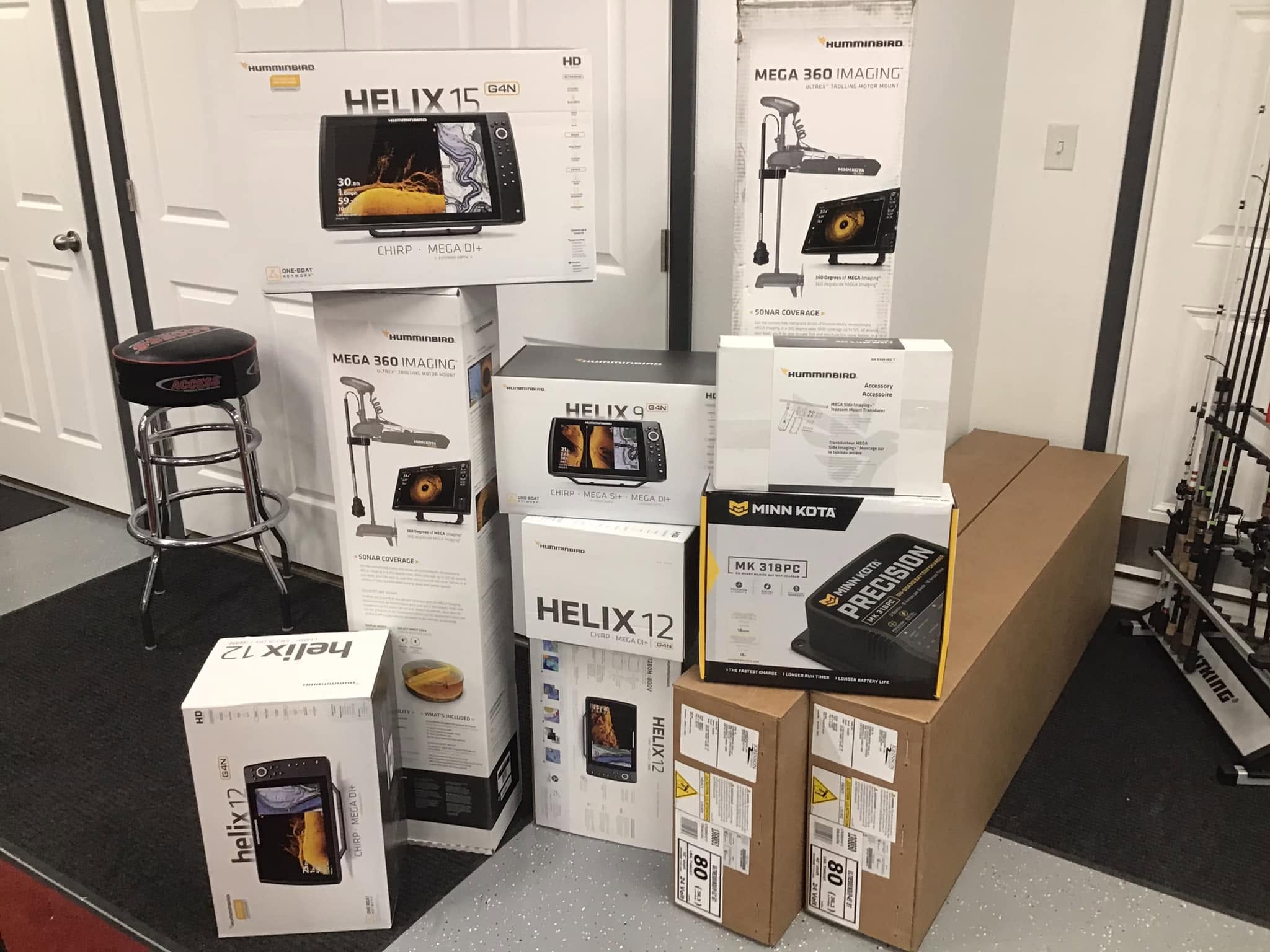LiveScope marine electronics installation
